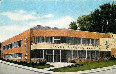 Postcard Miller Brewery Administration Building, Milwaukee, Wisconsin - Beer