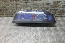BFD088152 2004 TOYOTA HILUX 2.5 TD SPEEDOMETER CLOCKS CRACKED LENS