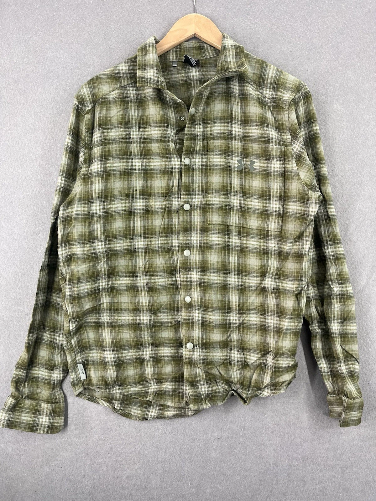 Under Armour Button Down Shirt Plaid Green Men’s Sz LG Long Sleeve Camping