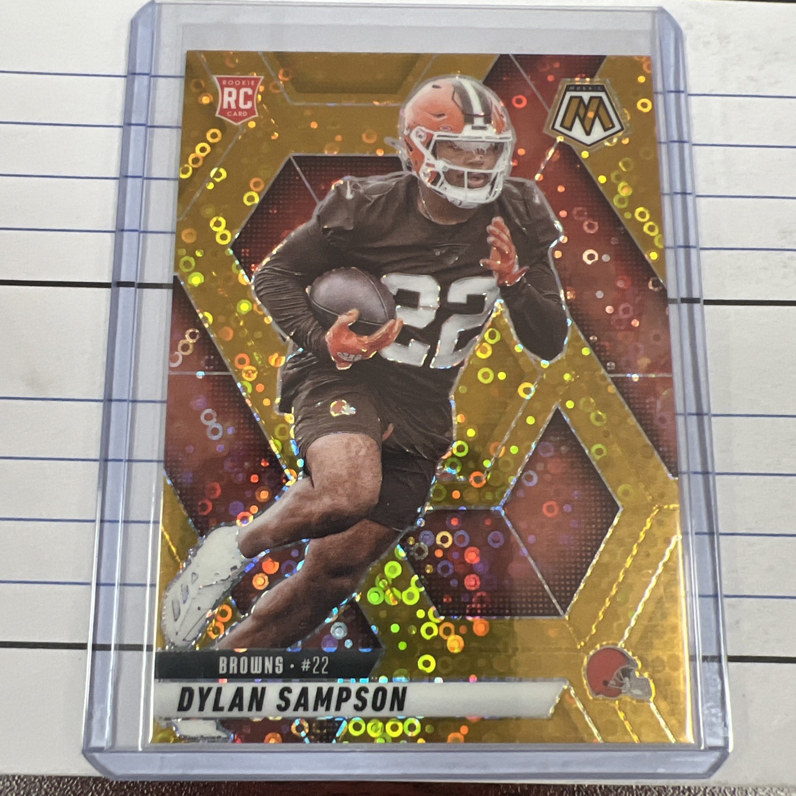 2025 Mosaic No Huddle Dylan Sampson 355 Gold /10 RC Cleveland Browns