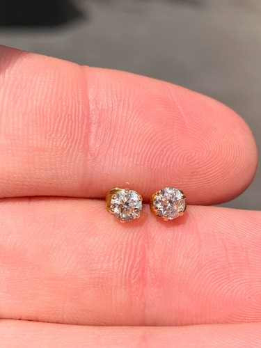 18ct gold diamond 1/2ct stud earrings boxed - Picture 3 of 11
