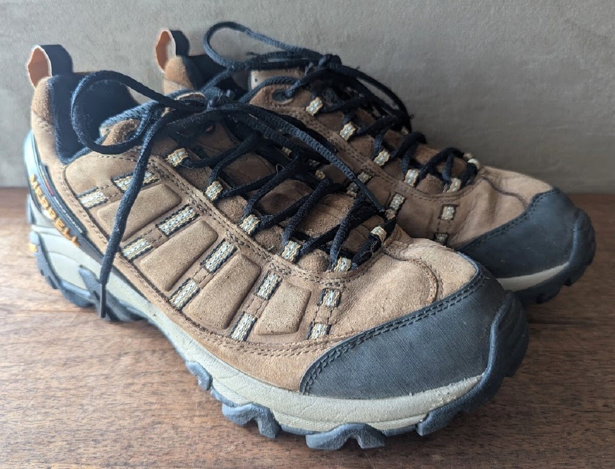 Scarpe da trekking Merrell Outland Dark Earth camoscio marrone suola Vibram uomo 9 5 ottime condizioni