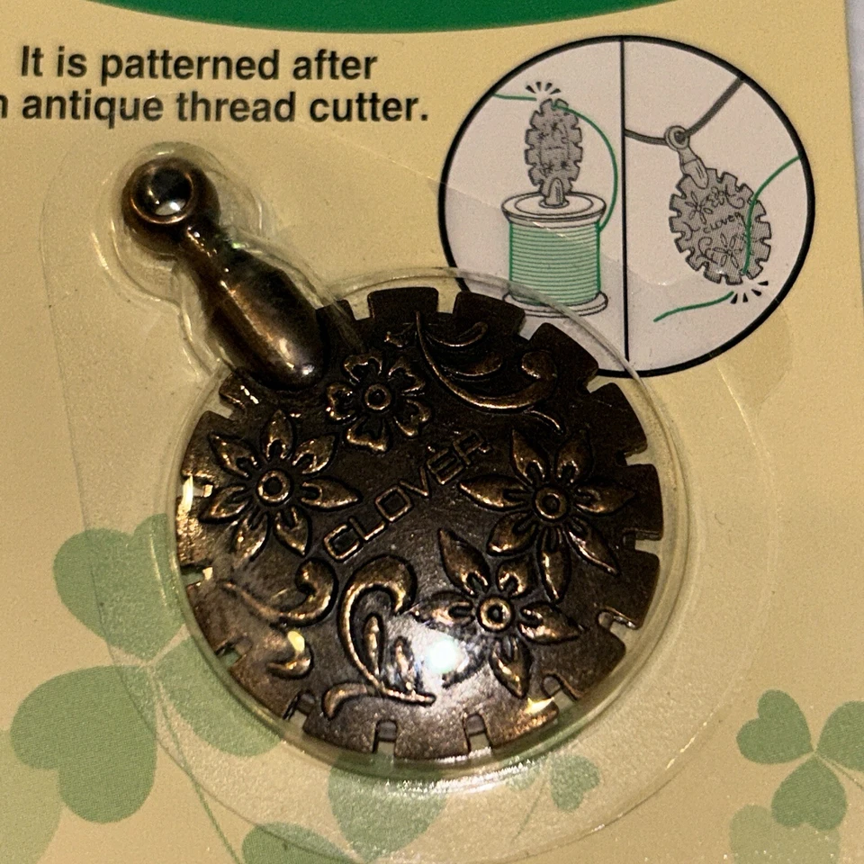 New Vintage Clover 455 Thread Cutter Pendant - Image 2 of 4