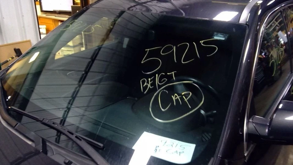 (LOCAL PICKUP ONLY) Windshield Glass Without Pre-crash System Fits 15-17 EQUINOX Foto 4 de 4