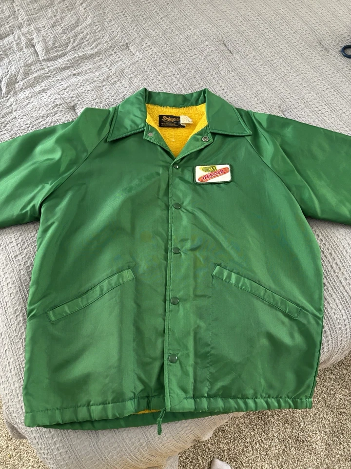 Chaqueta de Granjero Dekalb Swingster Maíz Verde Amarillo Aislada Mediana De Colección Foto 2 de 4