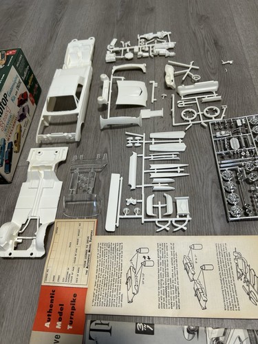 Vintage 1962 AMT 3 In 1 Hardtop Ford T-Bird Thunderbird S-222 200 1/25 Model Car - Picture 3 of 18