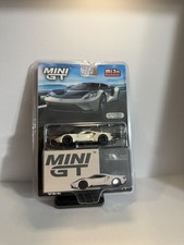 Mini GT Ford GT Prototype Heritage Edition White MGT00622 1/64