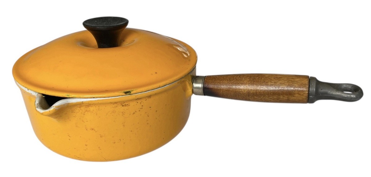 Vintage Le Creuset #18 Yellow Enamel Cast Iron SAUCE PAN Pot Wood