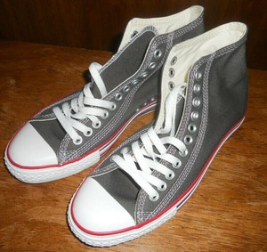 converse high top tennis shoes