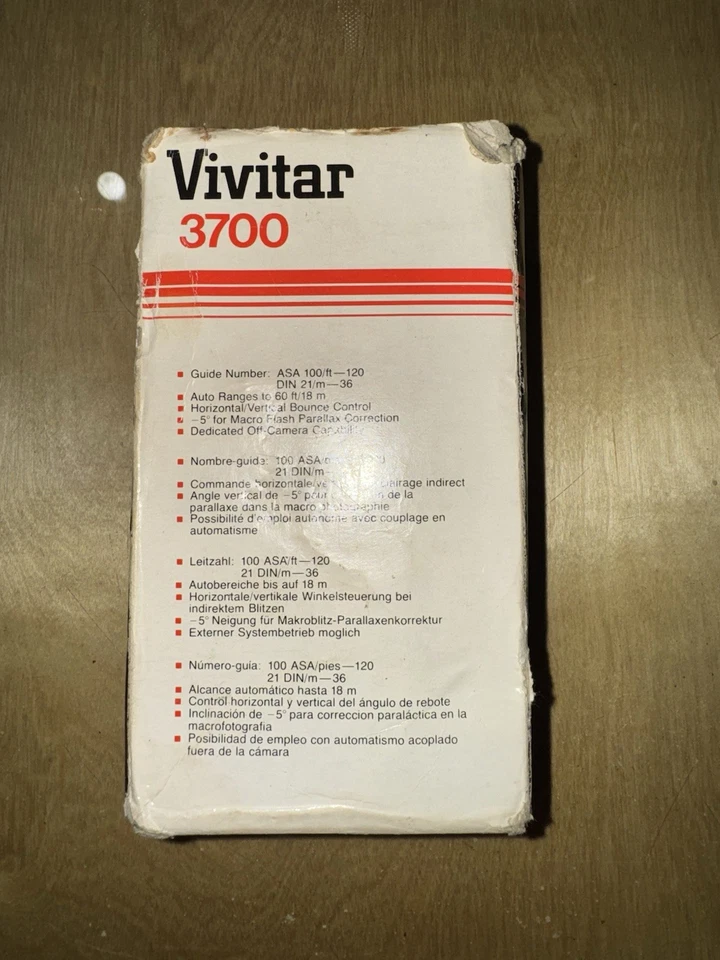 Vivitar Auto Thyristor 3700 Camera Flash Photography  Equipment - Image 4 of 4