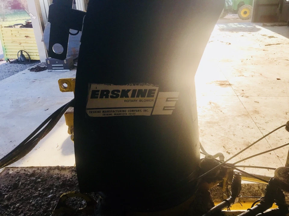 ERSKINE 780FM FRONT MOUNT DUAL STAGE SNOW BLOWER - Image 2 of 4