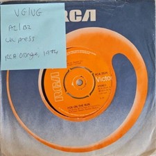 Sweet Fox On The Run Vinyl Record 7" VG/VG RCA 2524 1974