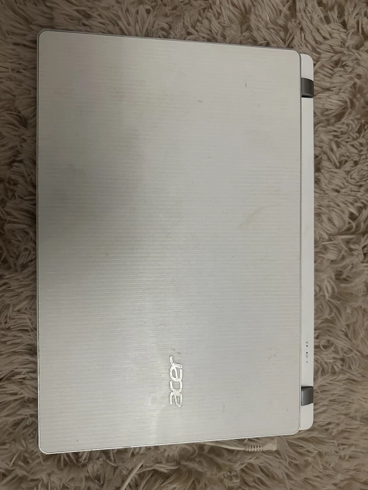 Acer Laptop 13 Inch - Image 2 of 4