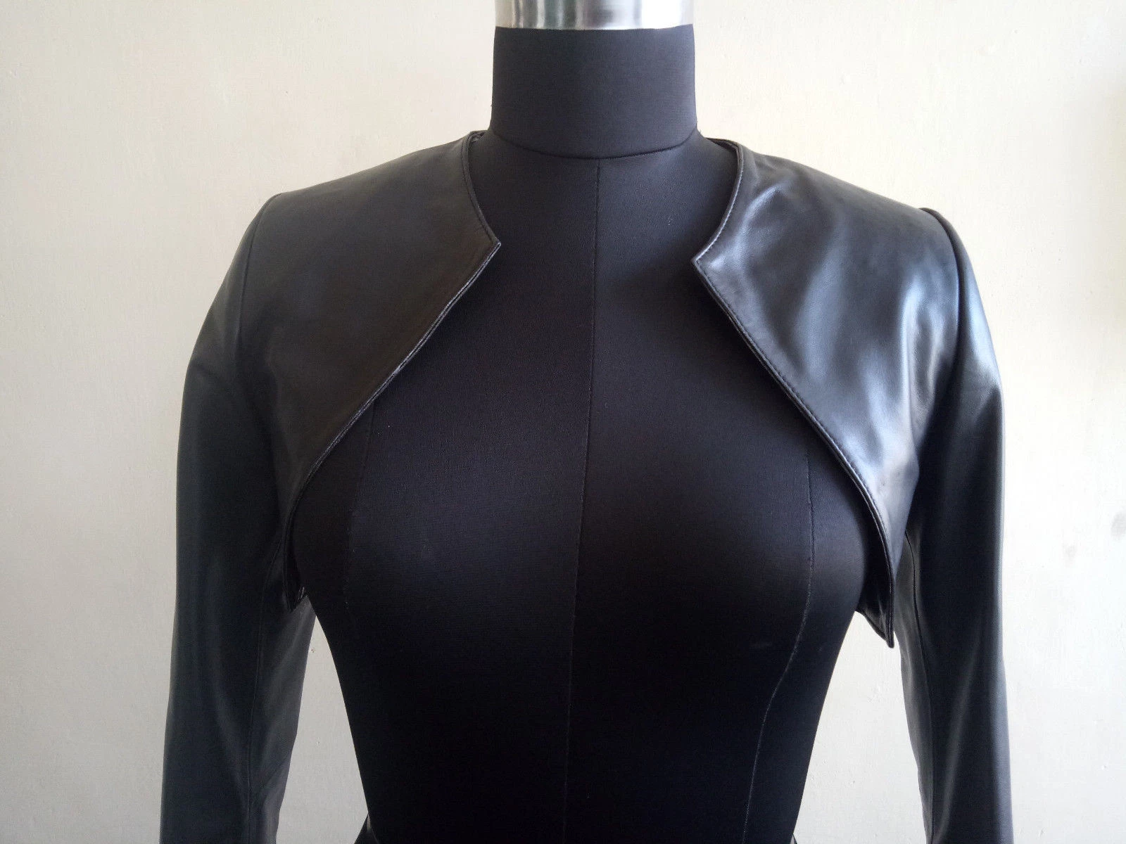 Womens 100%Genuine Lambskin Leather Crop Moto Bolero Shrug Biker Jacket Slim-fit
Opens in a new wind