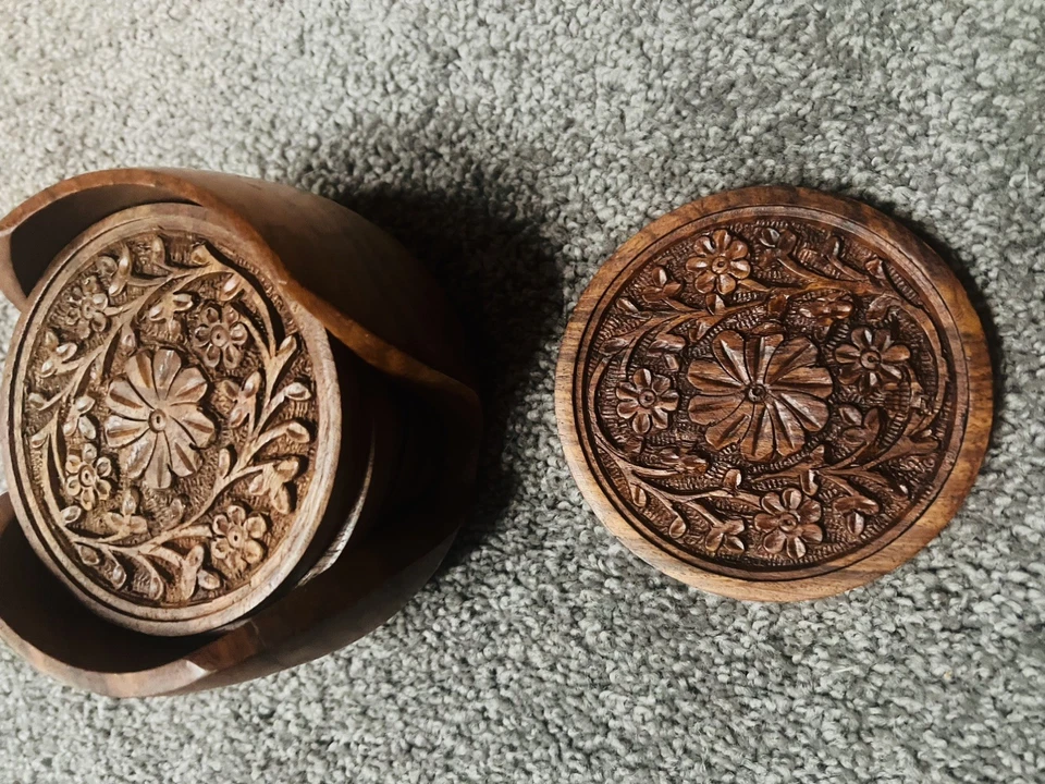 6 posavasos de madera vintage madera de teca hechos a mano flores talladas hechas en la India Foto 3 de 4