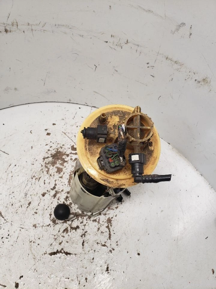 Estación solo bomba de combustible Wgn R modelo Xc se adapta 05-06 VOLVO SERIE 70 1404785 Foto 2 de 4