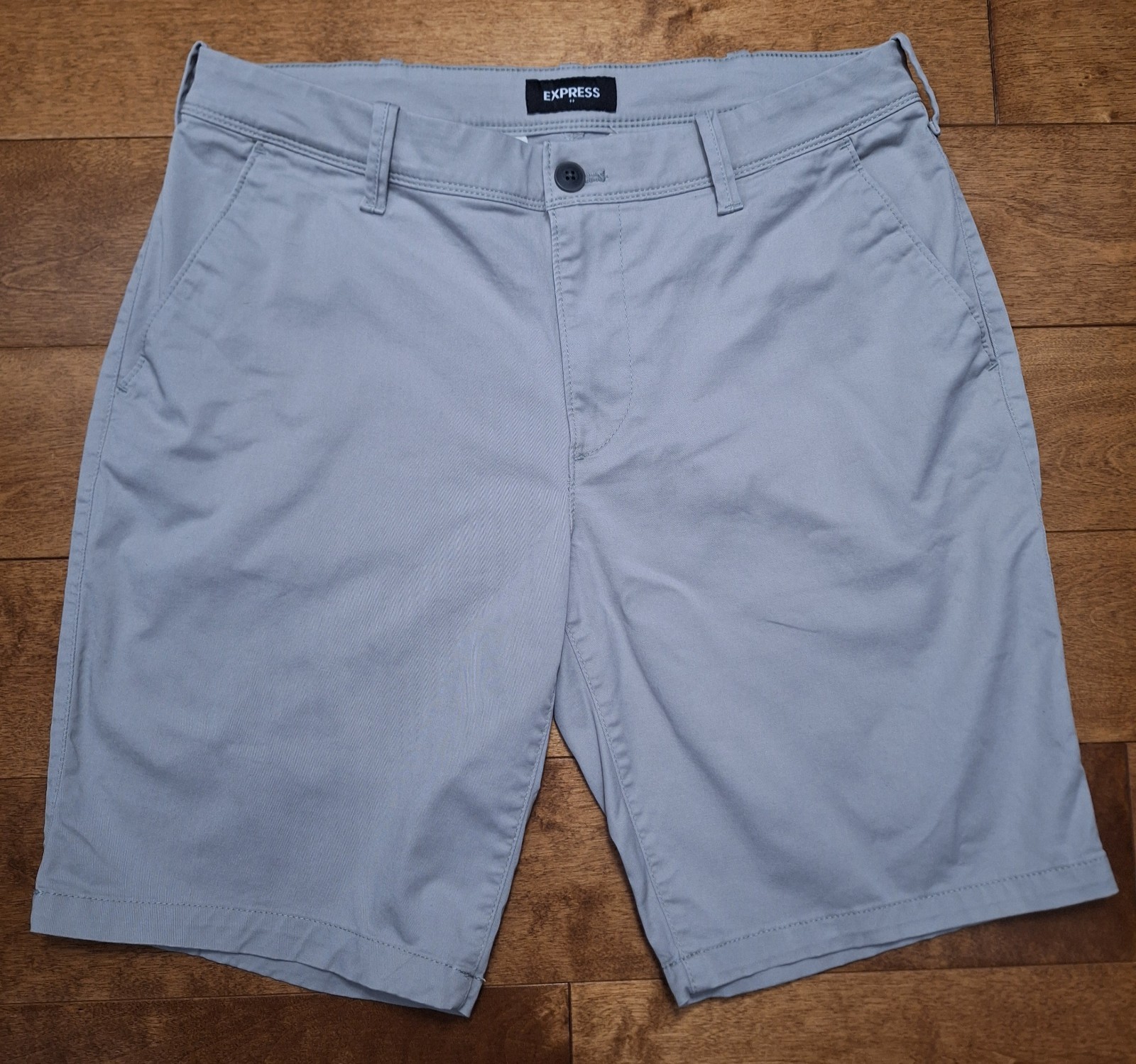 Express Men's Chino Shorts Size 31 Flat Front 10 Inseam Gray Cotton Stretch EUC