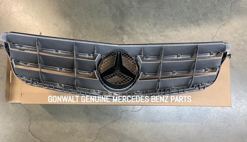 Mercedes Benz Genuine Radiator Grill C Class W204 C300 C350 C250 