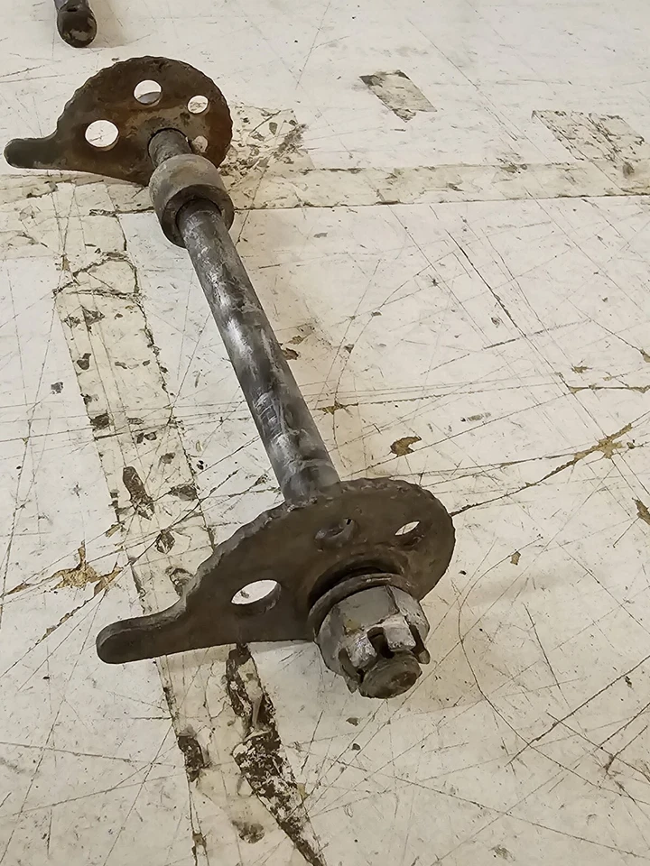 Yamaha DT125 1977 rueda trasera pivote perno eje con tensores DT dt 125 eje Foto 2 de 2