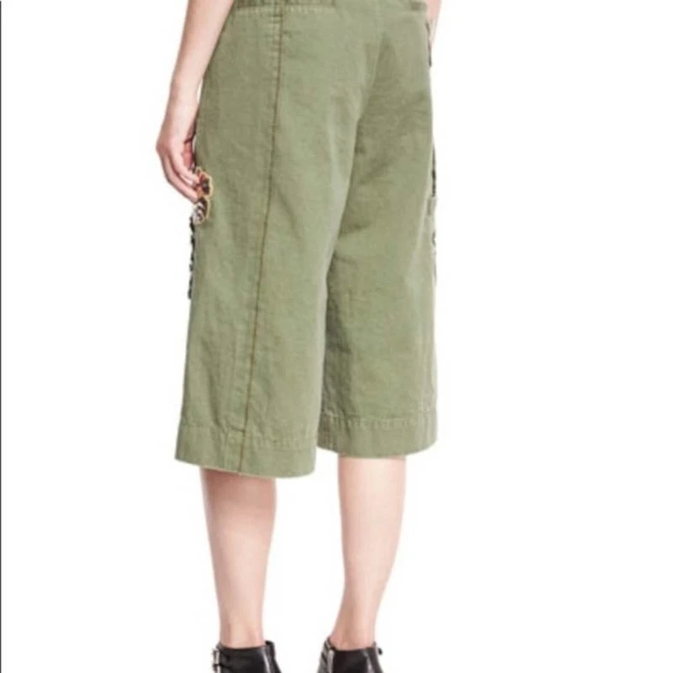 Marc Jacobs Olive Green Embellished Belted Embroidered Long Cargo Shorts Size 6 - Image 3 of 4