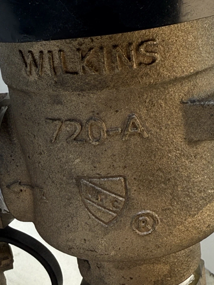 "Disyuntor de vacío a presión con prevención de reflujo de giro Wilkins 720A 3/4""" Foto 2 de 4