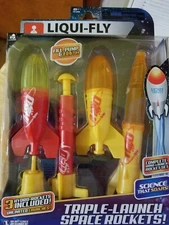 TOYSMITH LIQUI-FLY WATER ROCKET - TRIPLE LAUNCH      AFTB15