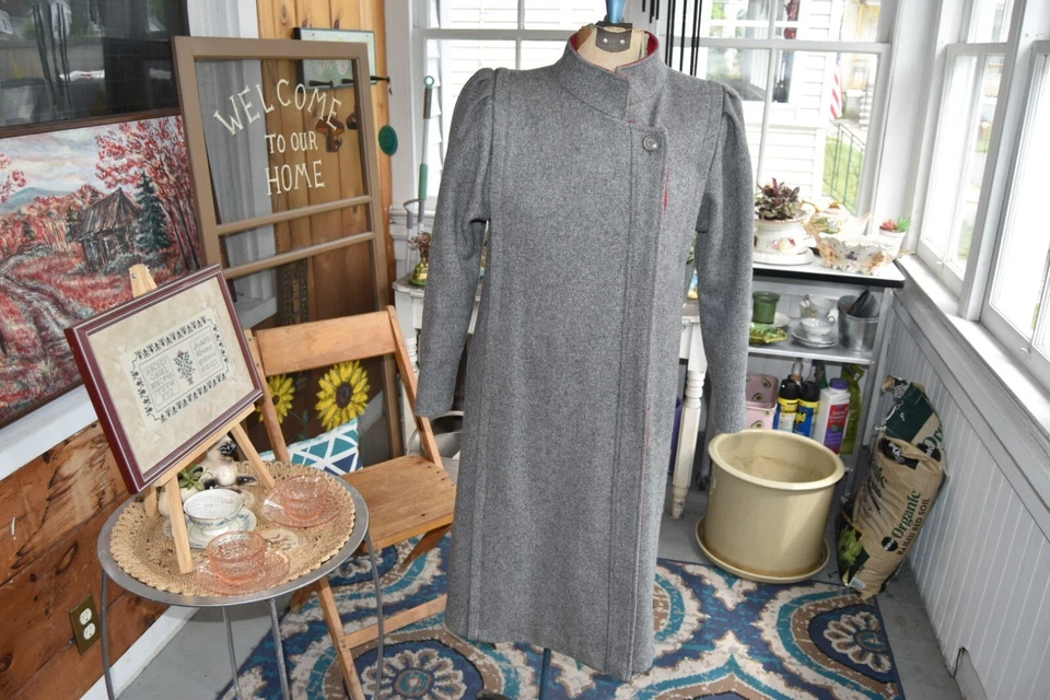 Abrigo de lana New York Girl años 70: mangas hinchadas, botones ocultos, cinturón, gris pequeño Foto 2 de 4