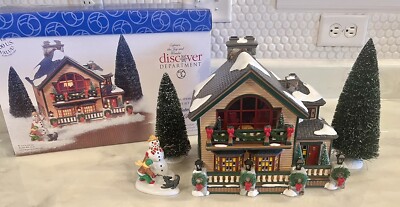Dept 56 Snow Village CHRISTMAS LAKE CHALET 55061 w/ Accessories Complete In Box