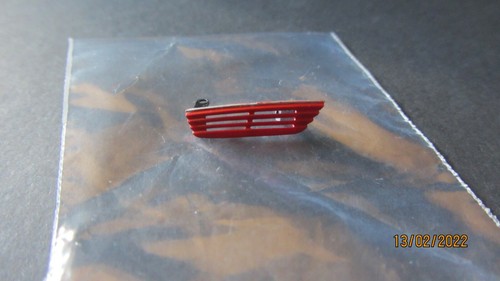 1:18 AUTOART Nur die Scheinwerferabdeckung Alfa Romeo Montreal Links Fahrerseite