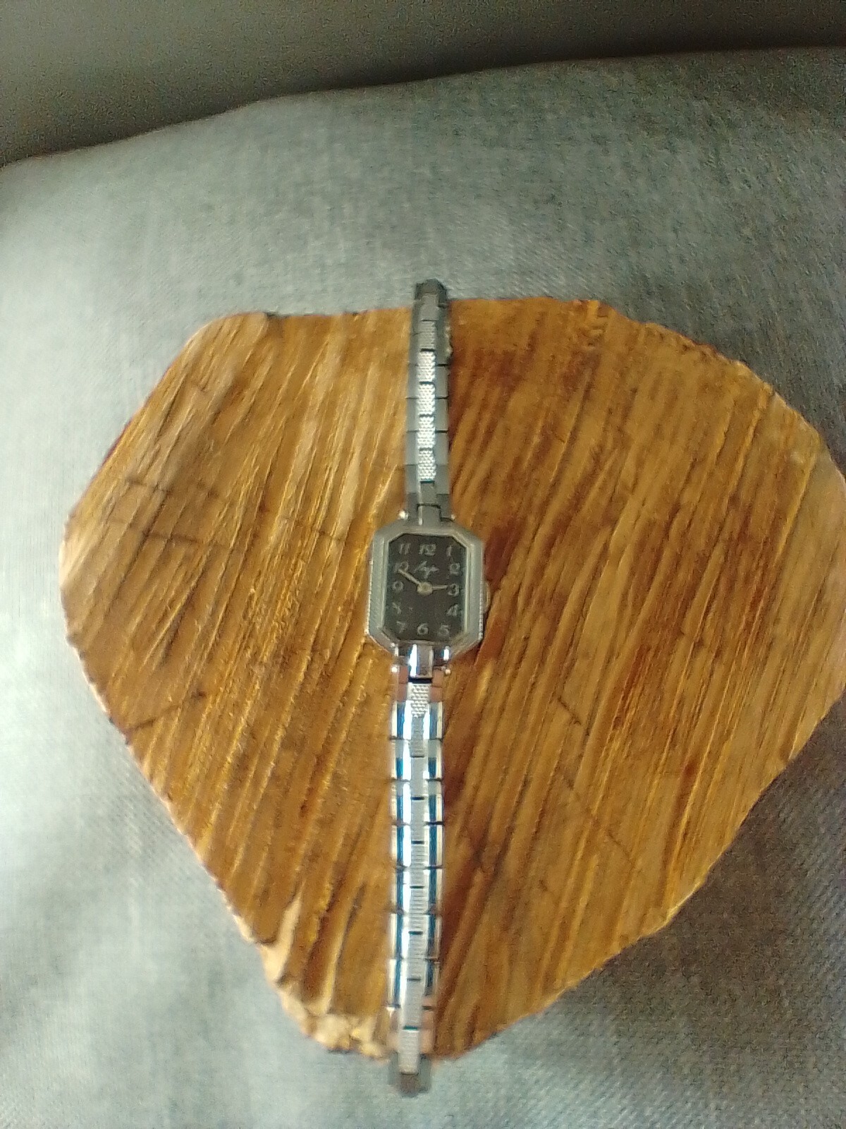 Vintage Women's watch Luch Mechanical - jewelry - bracelet.SERVICED