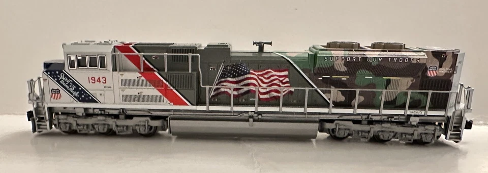 KATO 176-1943 N SCALE EMD SD70ACe "THE SPIRIT" RD# 1943 DCC - Image 4 of 4