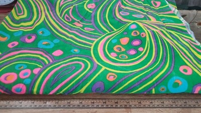 VTG  MC Super Bright Geometric Modern Fabric Cotton Green  140''x45'' /Med. Weight