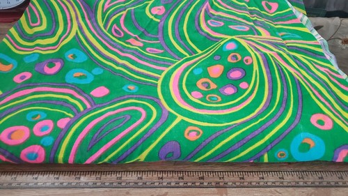 VTG  MC Super Bright Geometric Modern Fabric Cotton Green  140"x45" /Med. Weight