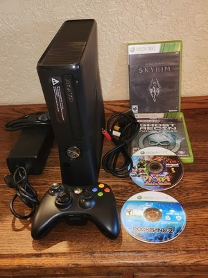 XBox 360 Slim, 320 GB, Power source, AV Cable, Games,  Wireless Controller