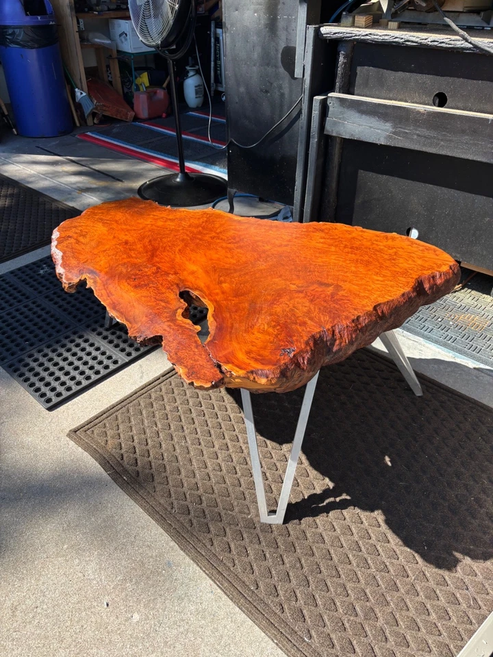 Mesa de centro epoxi Live Edge Redwood Burl  Foto 2 de 4