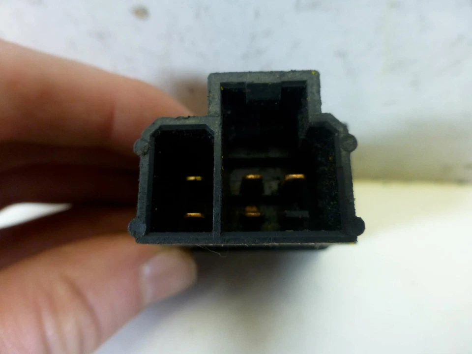 INTERRUPTOR TOALLITA LAVABO VENTANA TRASERA NISSAN 200 SX 1993-1999  - Imagen 2 de 2