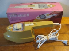 Osrow Steamstress II Handheld Garment Portable Steam Iron SB-75 (1976)Works Well