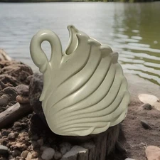 Haeger Pottery Satin Cream Swan Vase (N)