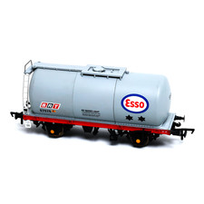 Bachmann 37-576D ESSO Grey TTA Tank Wagon OO Gauge with Hornby NEM Couplings