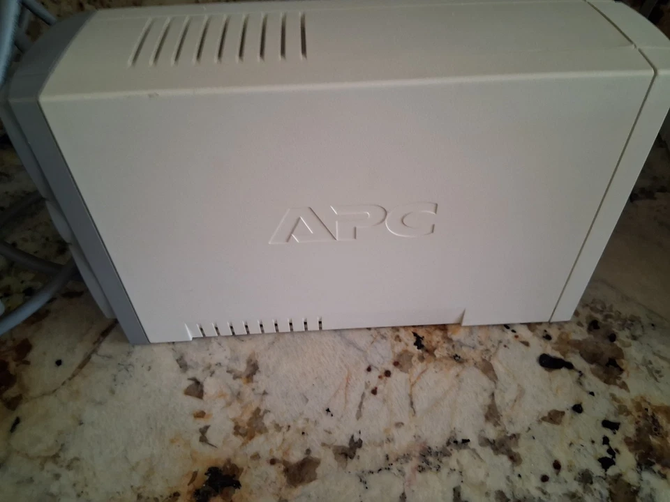 APC CS350 Back-UPS BK350 Power Supply with 6 Outlets Uninterruptible W/Battery - Image 3 of 4