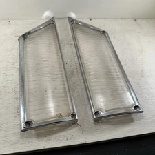 Used OEM GM 5953187 Pair LH RH Parking  cornering Signal Light bezels With Lens