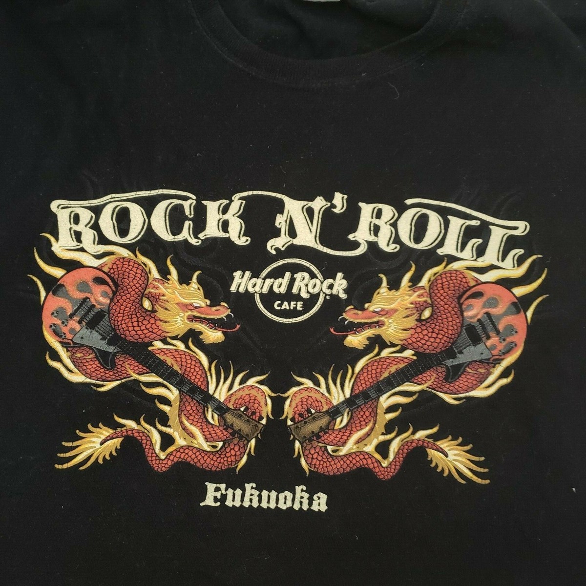 Hard Rock Cafe Fukuoka Japan ROCK N' ROLL Graphic T Shirt Dragon