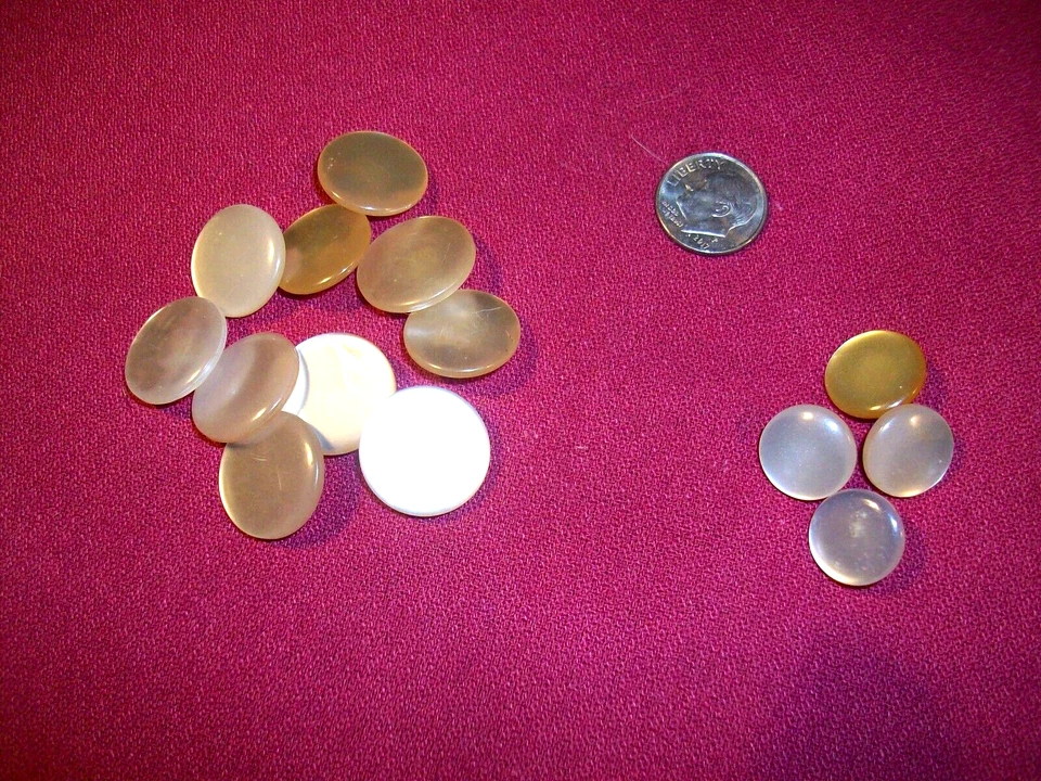 IRIDESCENT PEARL sewing buttons cream/ white Large Lot VINTAGE - Image 4 of 4