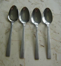 W.M Dalton by Oneida BROOKWOOD Teaspoons - Set of 4