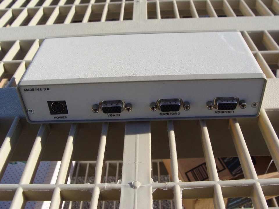 Black Box VGA Splitter 2 Channel AC056A-R2 - Image 4 of 4