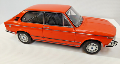AUTOart オートアート BMW 2000 TOURING 1:18 2000 Touring | Auto