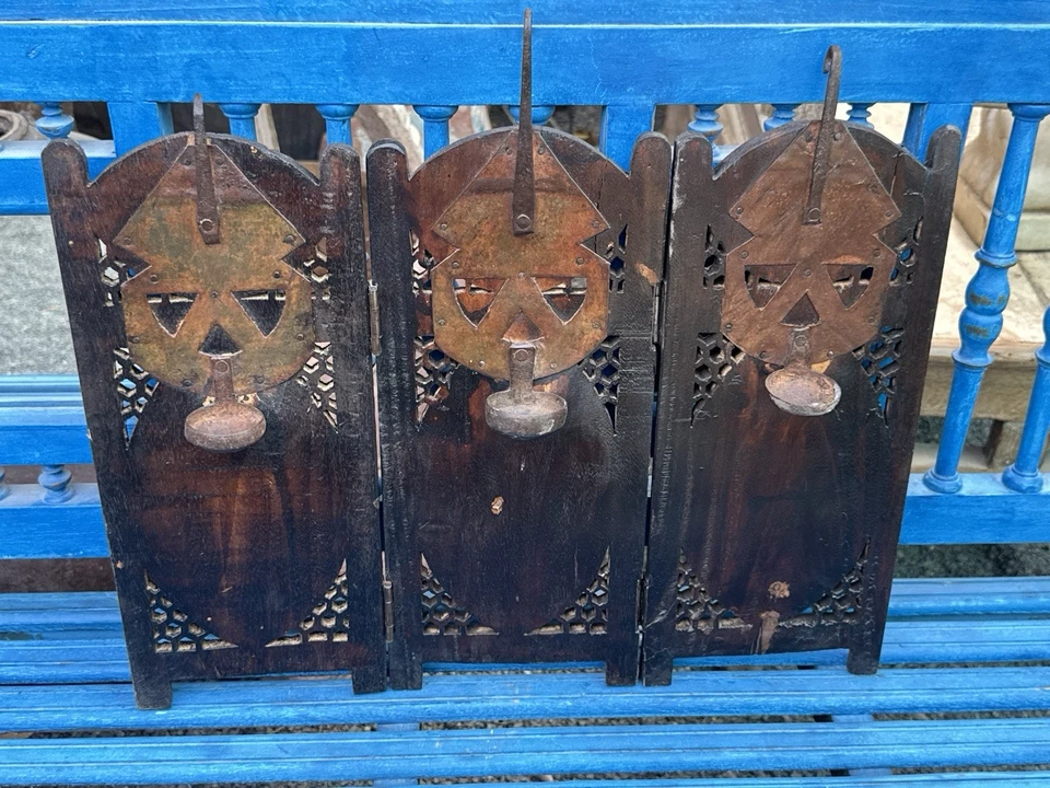 Antiguo panel de soporte de vela de hierro tallado a mano de madera raro Foto 4 de 4