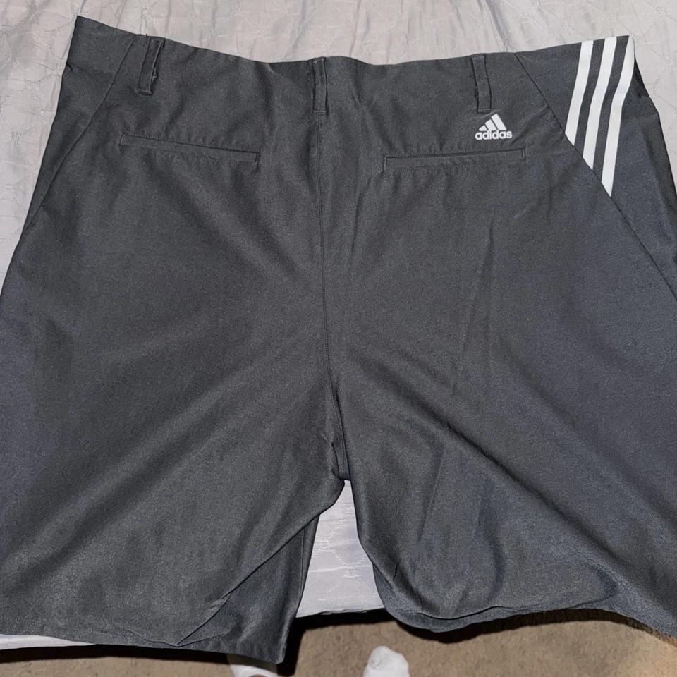 Pantalones cortos de golf Nike UA Adidas talla 42 Foto 3 de 4