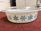 Vintage Pyrex Snowflake Casserole Dish 2.5 Qt #045 W/Lid and original box