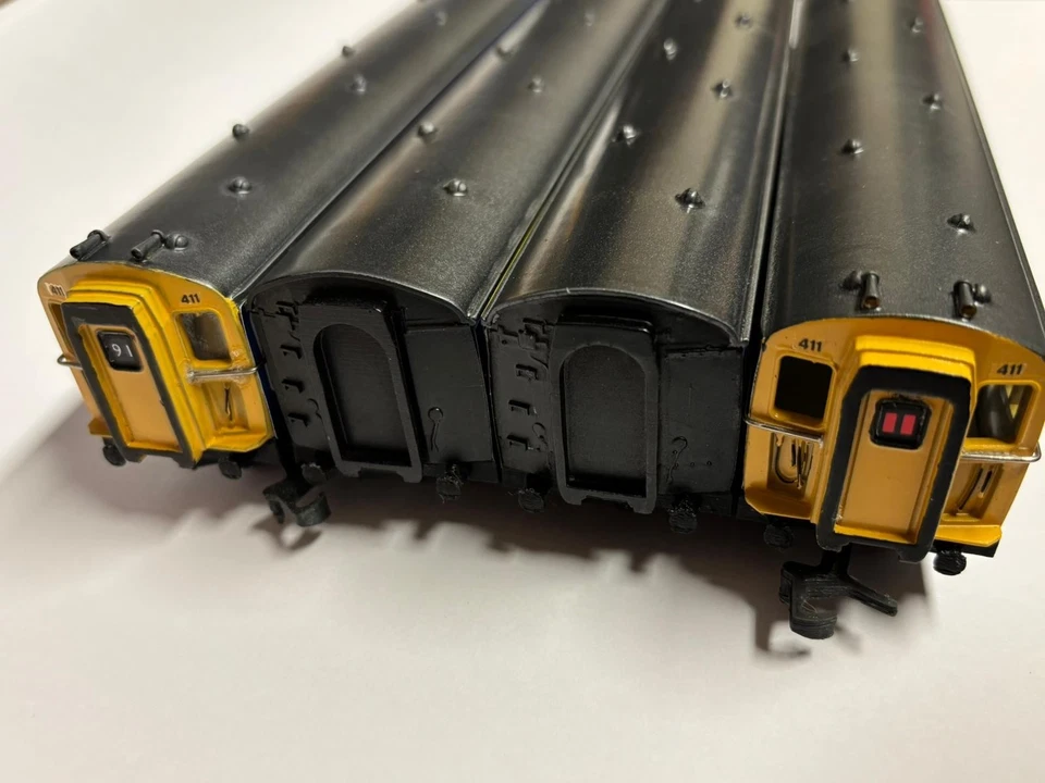 Hornby Dublo "Neverwas" 4TC Four Coach Set - Image 2 of 4